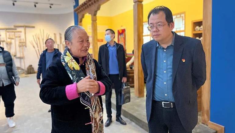 西藏自治区卫健委谭相东书记一行莅临奇正青稞考察